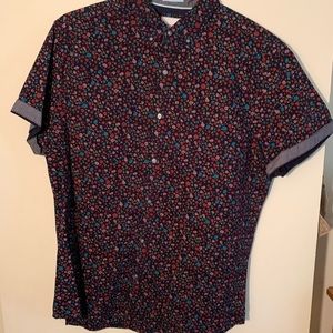 🐟3/$10 Button Down Short Sleeve Shirt